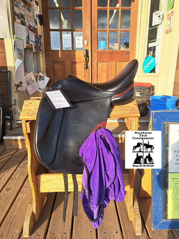 18" DT Saddlery Butterfly Dressage Saddle