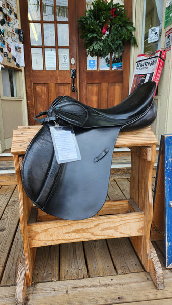 18" Stubben Scandica Dressage Saddle