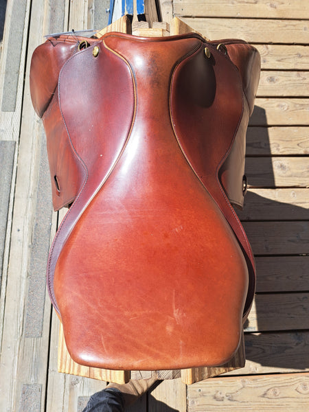 17.5" Dover Circuit Close Contact Jump Saddle