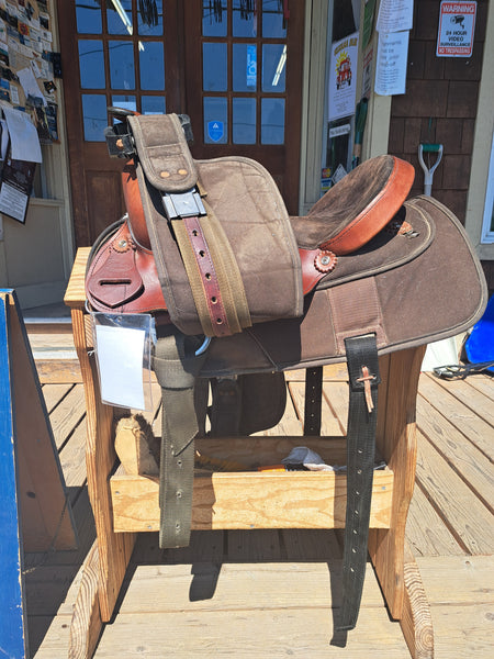 15" Fabtron Grain Out Light Weight Trail Saddle