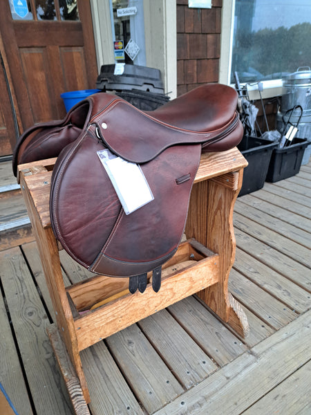 17.5 Custom Saddlery Monte Carlo Jump Saddle