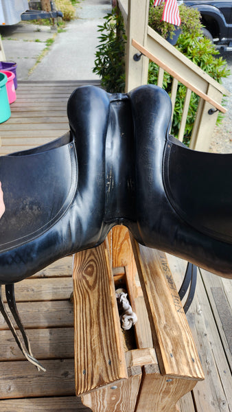 17.5" Albion Style Dressage Saddle