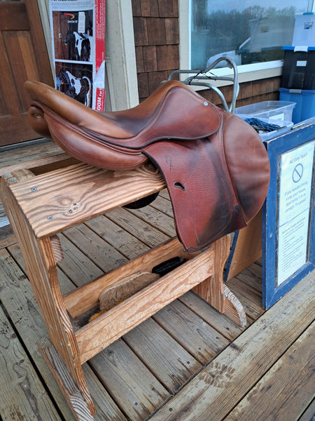 17.5" Antares Close Contact Jump Saddle