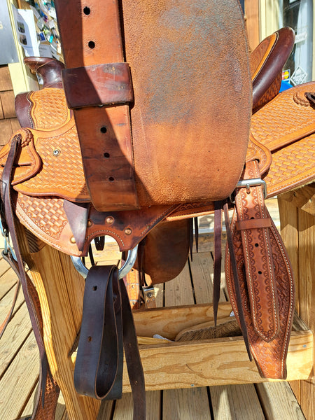 Mark Plumly custom wade tree roping saddle 16" seat