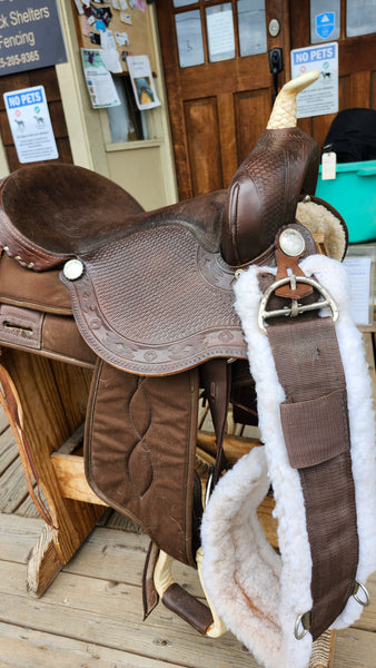 16" Synthetic Barrel Saddle