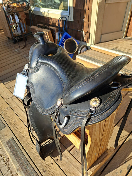 16.5" Pams Place Custom Saddles