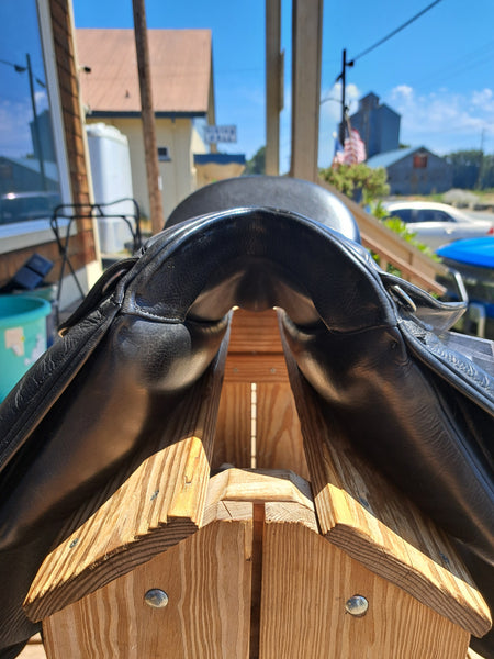 18.5" Schleese Infinity Dressage Saddle