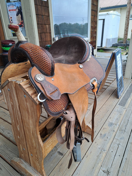 15.5" Circle Y Mercedes Barrel Saddle