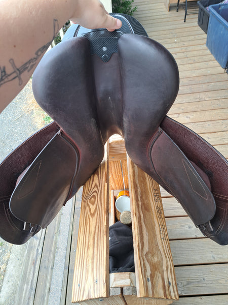 17.5" CWD SE40 2Gs Jumping Saddle
