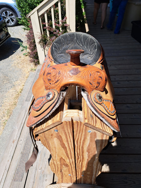 12" Barrel Saddle