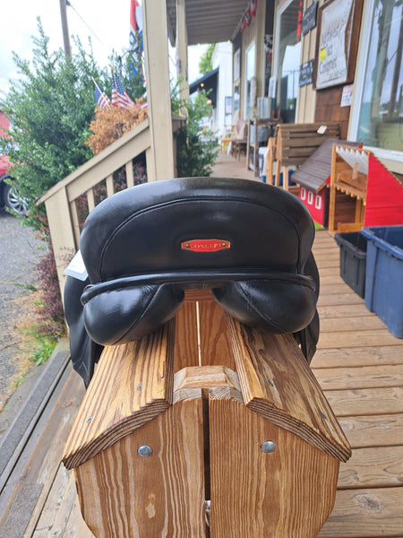 17" Hastilow Concept Dressage Saddle