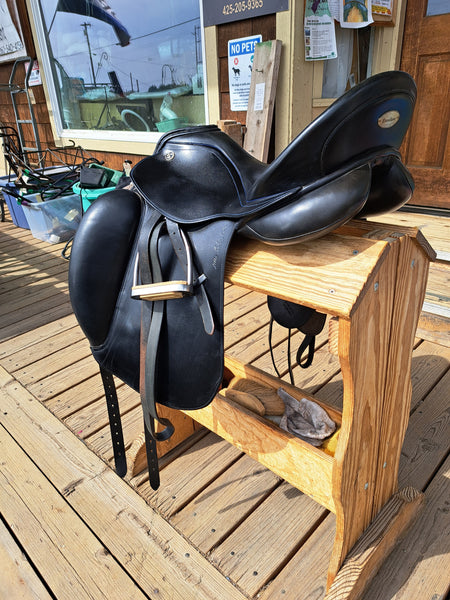 17.5" Kieffer Wall-Street Dressage Saddle