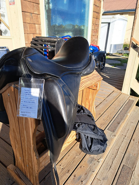 18" Fairfax Gareth Dressage Saddle