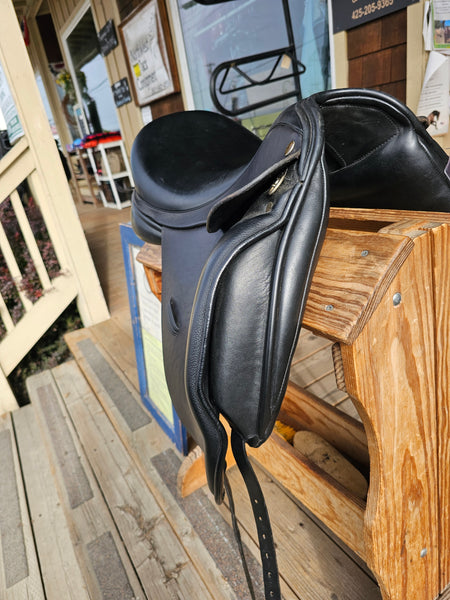 17" NSC Monoflap Dressage Saddle