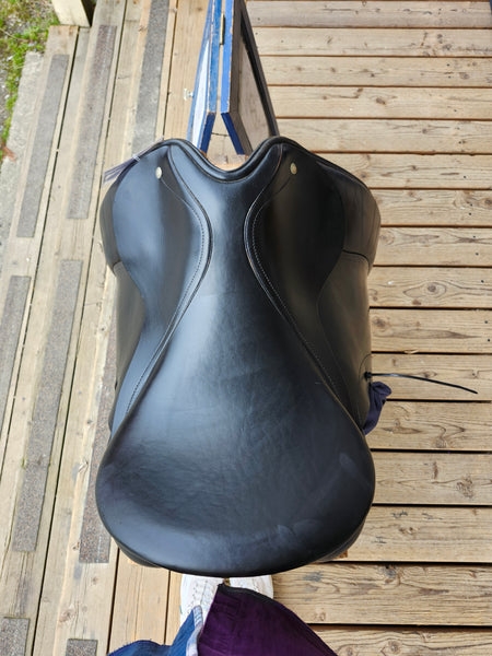 18.5" Schleese Infinity Dressage Saddle
