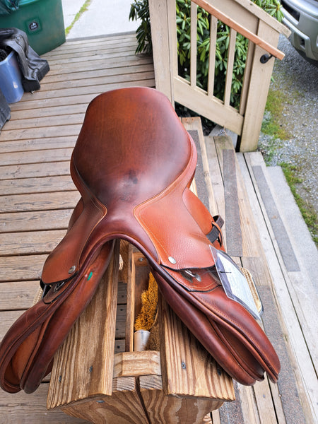 16.5" Amerigo Jumping Saddle