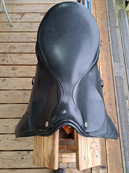 18" Cliff Barnsby Dressage Saddle