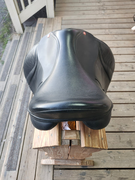 18" Thorowgood MDM Dressage Saddle