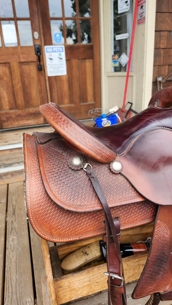 16" Crates Mustang Trail Saddle