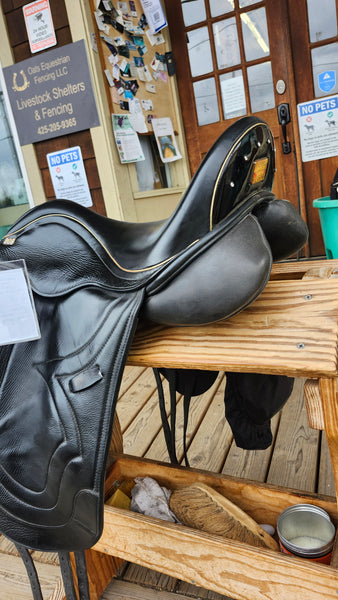 17.5" Sue Carson Kestrel MonoFlap Dressage Saddle