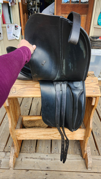 17.5" Jeffries Saddlery Dressage Saddle