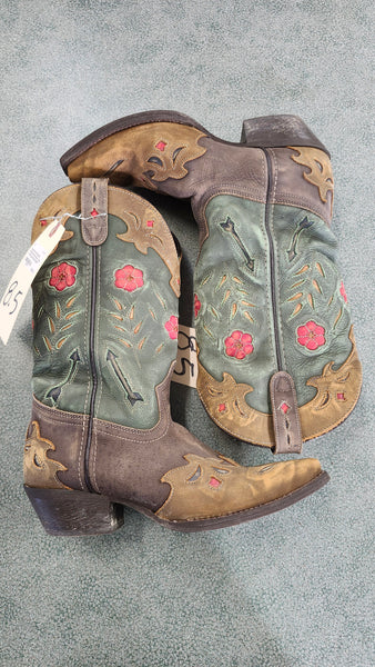 Size 8.5 Laredo Women's Boots