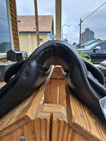 16" County Perfection Dressage Saddle