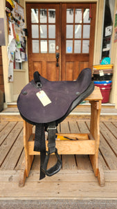 Mustang soft saddle with sturrips