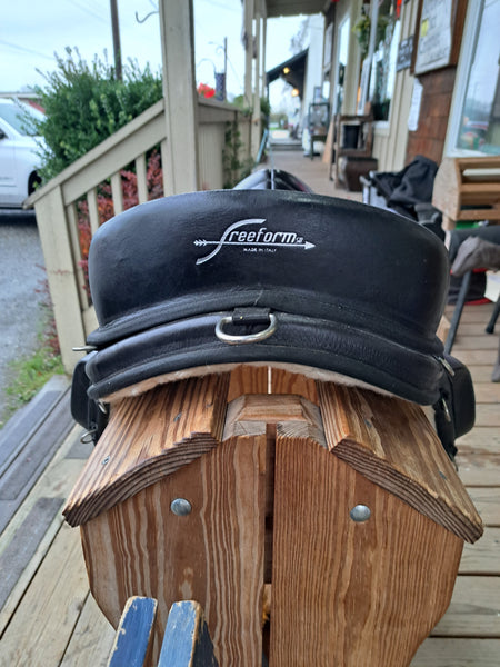 16" FreeForm SB Treeless Saddle