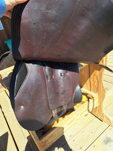 17.5" Voltaire Blue Infinite Jumping Saddle