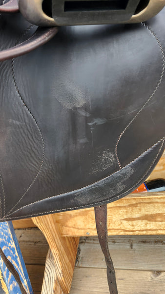 17" Hulsebos WB4 Dressage Saddle