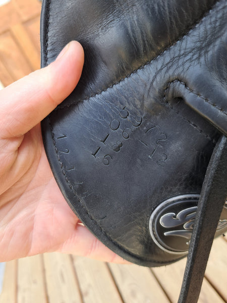 18" Custom Saddlery Icon Flight Dressage Saddle