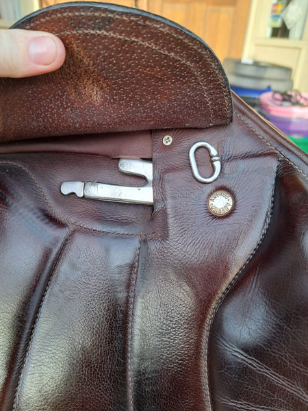 17" Amerigo Vega Close Contact Saddle