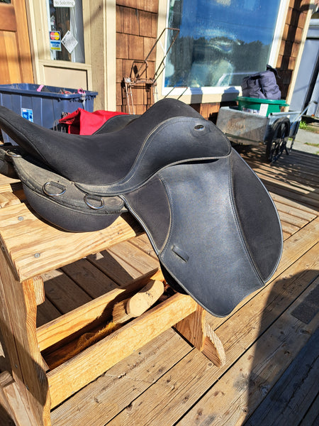 16.5" Thorowgood All Purpose English Saddle