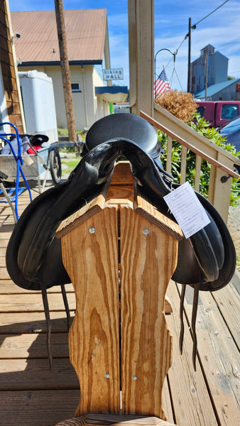 17.5" Collegiate Ruiz Diaz Dressage Saddle