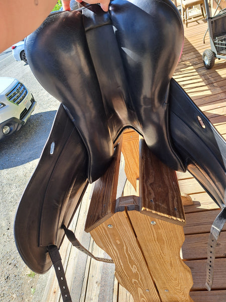 18" M. Toulouse Monoflap Dressage Saddle