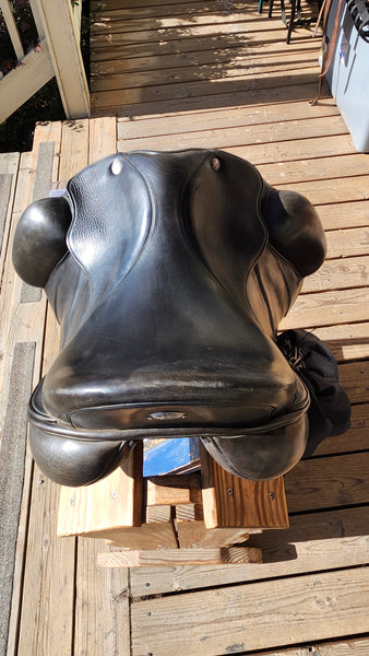 ON TRIAL 17.5" Fairfax MDG Monoflap Dressage saddle