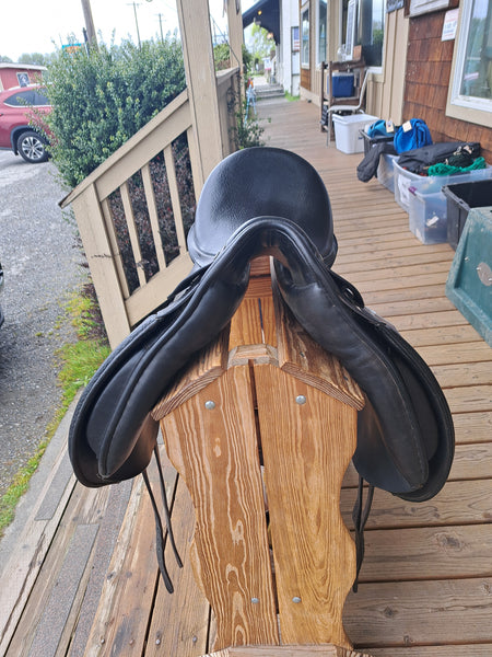 17.5" Cambridge Dressage Saddle