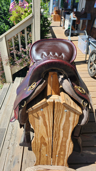 16.5" Tucker Endurance Trail Saddle