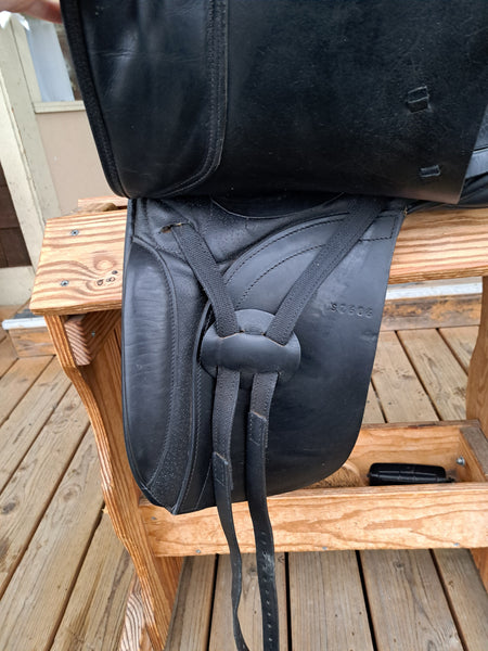 18" Cliff Barnsby Dressage Saddle