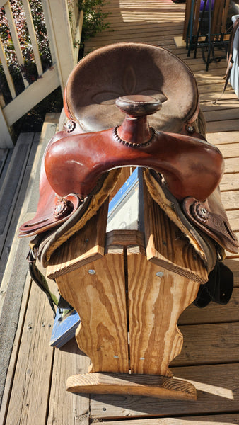 14.5" Courts Synthetic Western Saddle