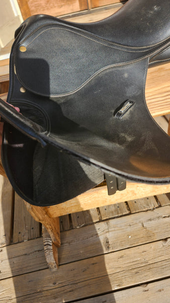 16.5" Wintec All Purpose English Saddle
