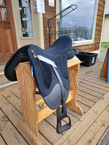 18" NEW  Wintec Pro Endurance Saddle Package