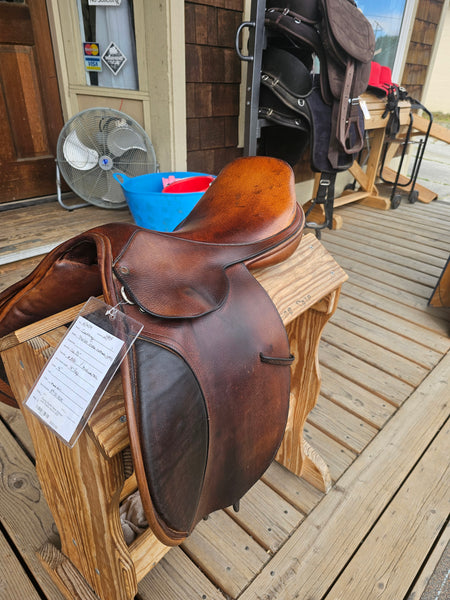 16.5" County Pro-fit Close Contact Jump Saddle