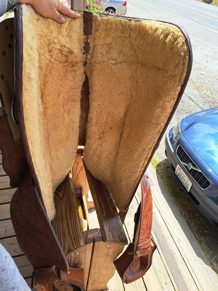 17.5" Blue Ribbon Western Show Saddle
