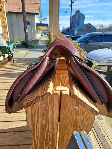 17" HDR Club Close Contact Saddle