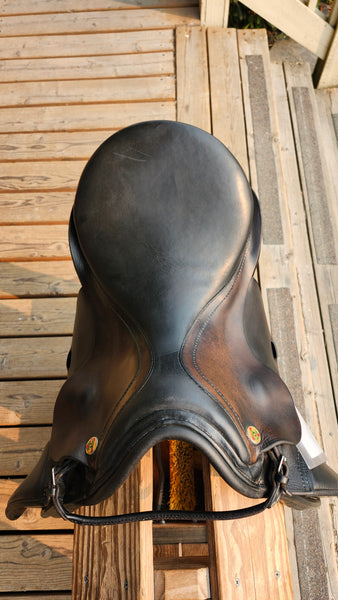 17" Karl Niedersuss Dressage Saddle