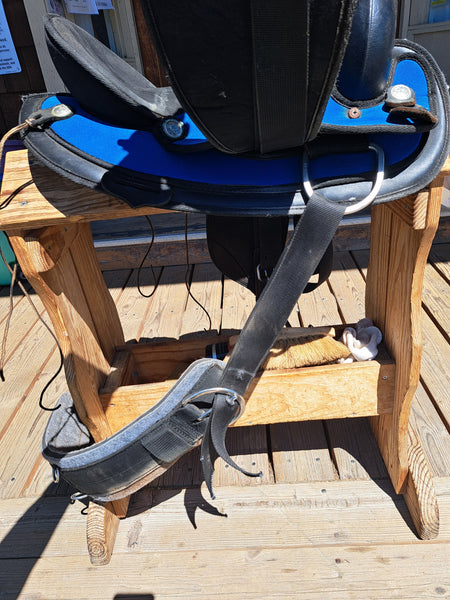 15" Abetta Synthetic Western Saddle