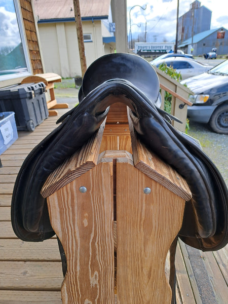 16.5" County Connection Dressage Saddle