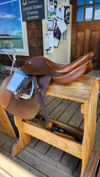 16.5" Collegiate Close Contact Jump Saddle